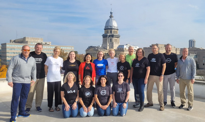 IADA and CVR employees posing in front of Illinois capitol